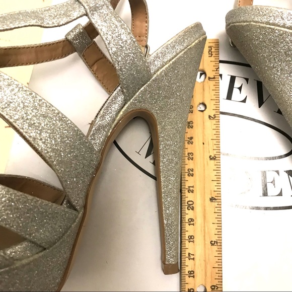 Steve Madden Uptown Silver Glitter Platform Sandals 5.5 Worn Once - Picture 10 of 16